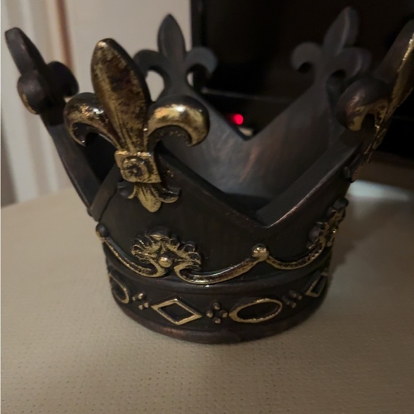Bronze crown - Picture 1 of 3